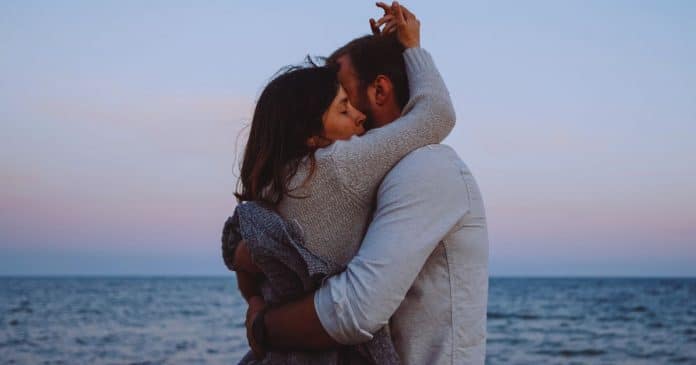 Casais que estiveram juntos em vidas passadas e TEM karma para resolver nesta vida; segundo a numerologia