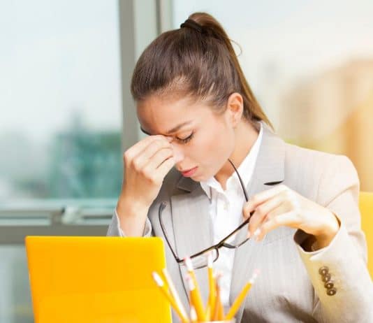 Hábitos que estão destruindo sua saúde sem você perceber (E como reverter agora)