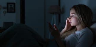 Mulher finge ser homem em app de namoro por 3 dias e choca ao revelar: “Nunca me senti tão rejeitada na vida”