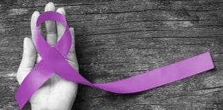 Se você ver um laço roxo em roupas ou perfis, pare e preste atenção: o significado é muito mais profundo do que parece