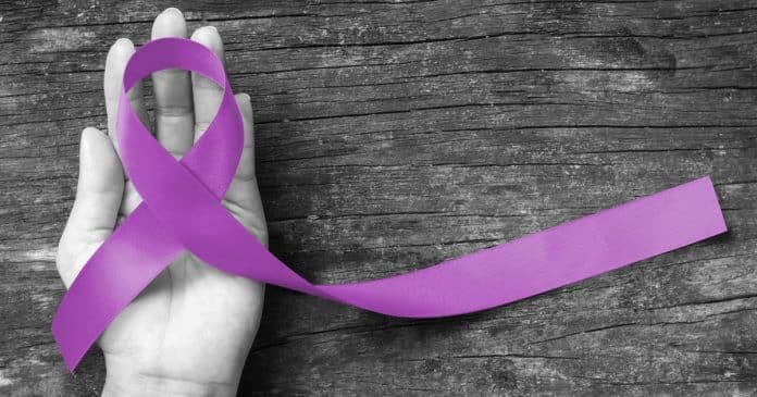 Se você ver um laço roxo em roupas ou perfis, pare e preste atenção: o significado é muito mais profundo do que parece