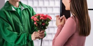 9 Atitudes femininas que fazem um homem te mimar sem você precisar pedir