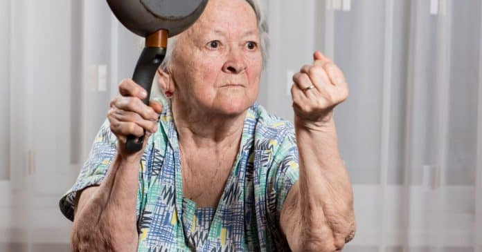 A velhice tem vantagens que ninguém conta: parar de agradar todo mundo é uma delas