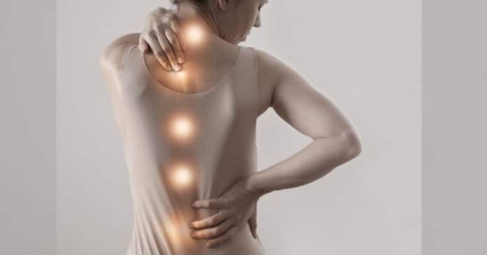 Dores e tensões nas costas podem ser causadas por ESTES tipos de emoções: o que cada região da coluna está tentando comunicar