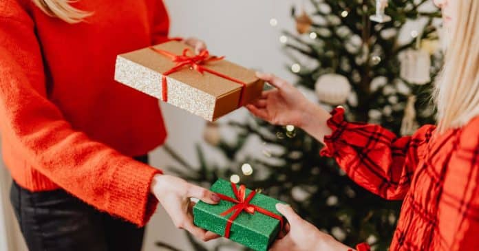 e-o-fim-do-amigo-secreto-este-novo-jogo-de-troca-de-presentes-no-natal-esta-conquistando-a-todos É o fim do “amigo secreto”? Este novo jogo de troca de presentes no Natal está conquistando a todos