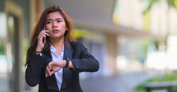 funcionaria-e-demitida-por-sempre-chegar-mais-cedo-para-trabalhar-e-empresa-ainda-ganha-causa-na-justica-entenda Funcionária é demitida por ‘sempre chegar mais cedo’ para trabalhar – e empresa ainda ganha causa na justiça; entenda