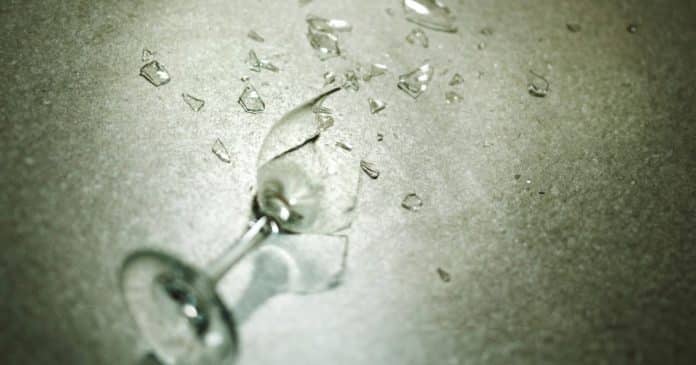 Quando algo quebra em casa, não reclame: O alerta espiritual profundo por trás dos acidentes