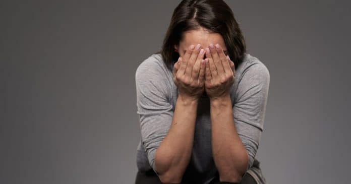 7 Hábitos que você precisa abandonar AGORA se quiser ter mais paz mental no dia a dia