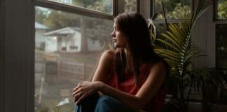 ‘É passageiro’ ou ‘é alguém que veio para ficar na sua vida’? Entenda os sinais que seu corpo percebe antes da mente