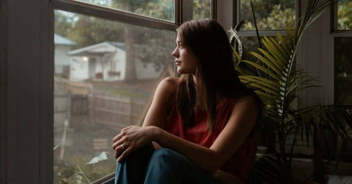 e-passageiro-ou-e-alguem-que-veio-para-ficar-na-sua-vida-entenda-os-sinais-que-seu-corpo-percebe-antes-da-mente ‘É passageiro’ ou ‘é alguém que veio para ficar na sua vida’? Entenda os sinais que seu corpo percebe antes da mente