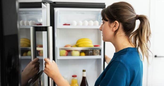 Especialistas alertam para não comer ESSES alimentos NESSES horários