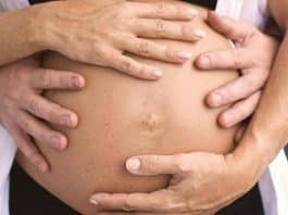 Grávida causa polêmica ao pedir que marido ‘escolha salvá-la’ em caso de complicações no parto – e não o bebê