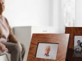 Jamais tenha fotos de pessoas falecidas em porta-retratos na sua casa; entenda o que diz a espiritualidade