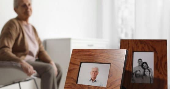 Jamais tenha fotos de pessoas falecidas em porta-retratos na sua casa; entenda o que diz a espiritualidade