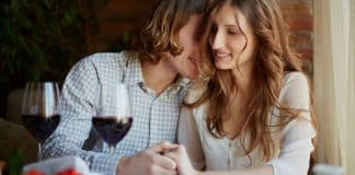 O sinal silencioso da linguagem corporal que revela um interesse intenso por você