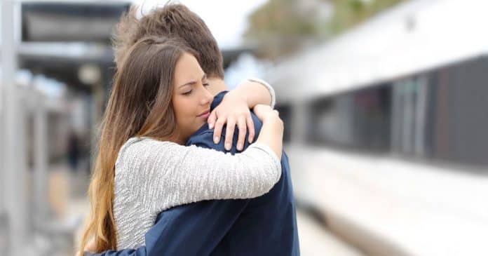 relacionamento-de-fim-de-semana-funciona-especialista-aponta-beneficios-e-riscos-do-modelo “Relacionamento de fim de semana” funciona? Especialista aponta benefícios e riscos do modelo