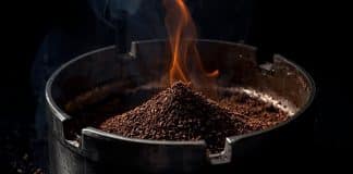 Ritual com café: Como usar esse ingrediente poderoso para limpar energias da casa e atrair prosperidade