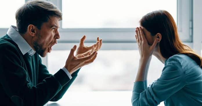 5-razoes-cientificas-que-explicam-por-que-algumas-pessoas-machucam-quem-mais-amam-mesmo-sem-perceber 5 Razões científicas que explicam por que algumas pessoas machucam quem mais amam (mesmo sem perceber)