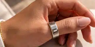 Quase ninguém sabe o que realmente significa usar um anel no polegar — e o motivo pode dizer muito sobre você