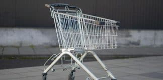 O que a psicologia revela sobre quem devolve o carrinho de compras (e por que isso diz muito sobre caráter)