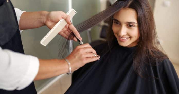 pare-de-fazer-isso-no-seu-cabelo-alisado-2-cortes-que-deixam-ele-ralo-na-hora PARE DE FAZER ISSO no seu cabelo alisado: 2 Cortes que podem estar arruinando seu visual