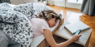 Por que você acorda cansado mesmo dormindo bem? Especialistas explicam as causas e como resolver