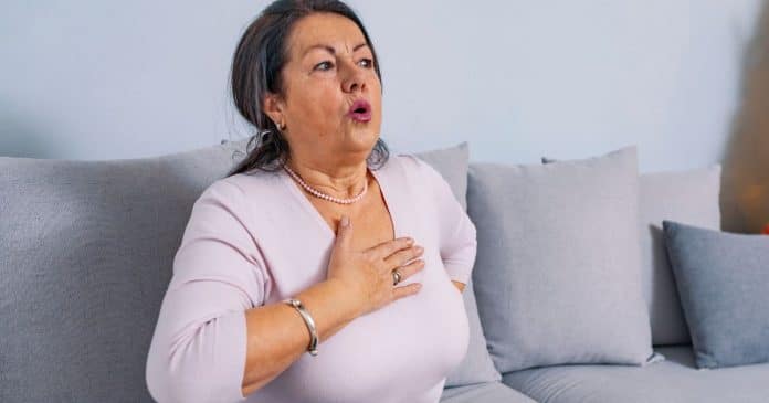 30-minutos-antes-de-uma-mulher-ter-um-infarto-o-corpo-envia-3-sinais-inesperados-afirmam-cardiologistas 30 Minutos antes de uma mulher ter um infarto o corpo envia 3 sinais inesperados; afirmam cardiologistas