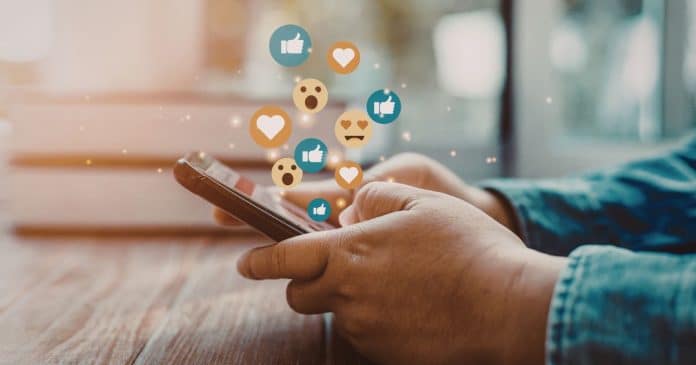 Entenda o que é “Orbiting”: Tendência tóxica e silenciosa nas redes sociais – e que pode estar acontecendo com você agora