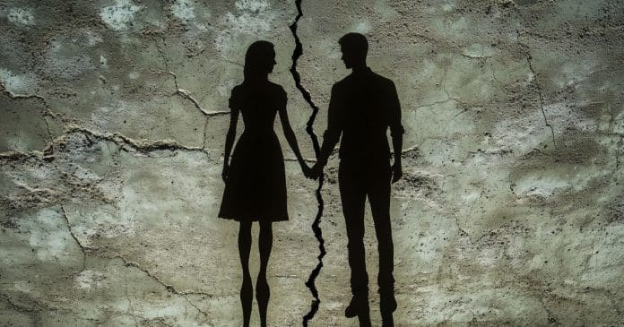 Esses 7 ambientes silenciosamente ACABAM com qualquer relacionamento