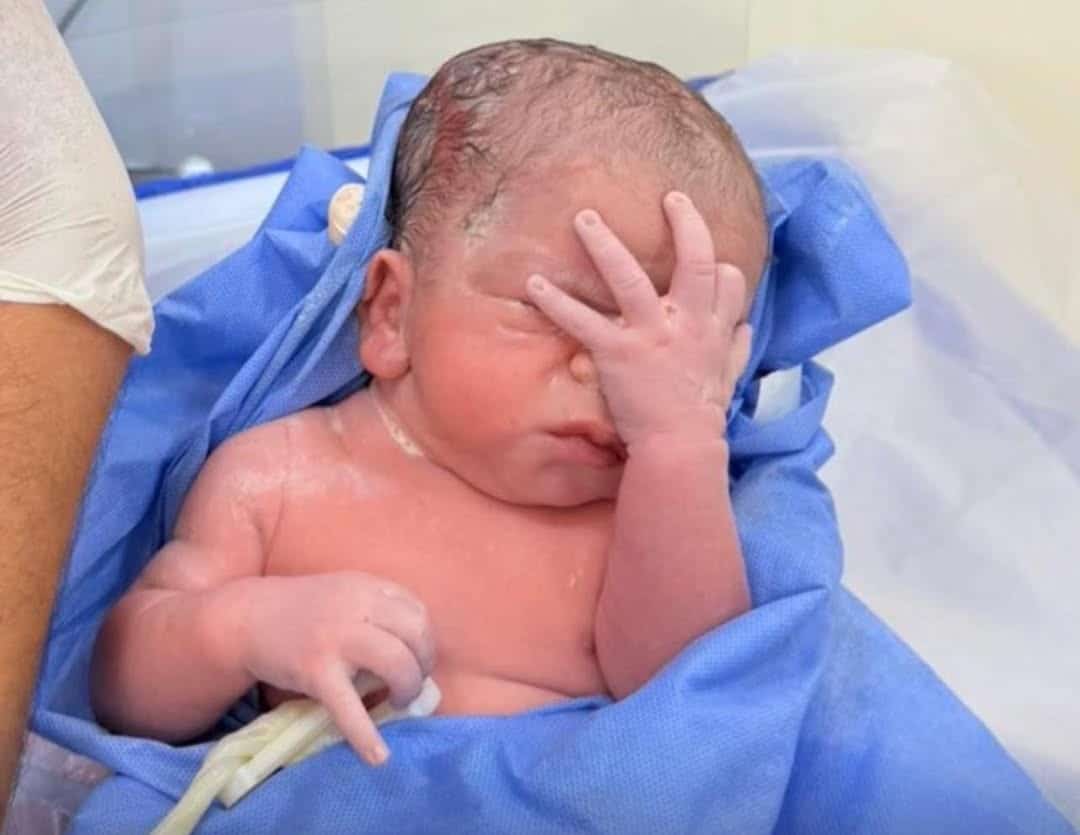 sabiaspalavras.com - Foto de rec&eacute;m-nascida viraliza e fez a internet dizer: &ldquo;eu sou essa a&iacute;&rdquo;
