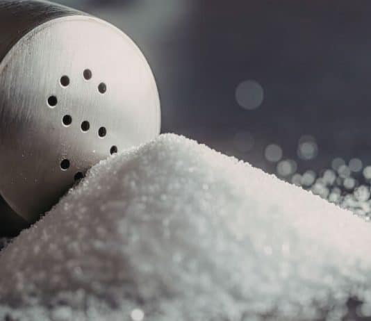 NUNCA DEIXE FALTAR sal em casa: O significado espiritual que muita gente ignora