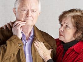 A verdadeira razão de por que casais acima dos 60 anos param de beijar na boca não é o que muitos imaginam