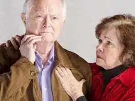 A verdadeira razão de por que casais acima dos 60 anos param de beijar na boca não é o que muitos imaginam