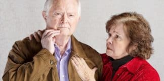 A verdadeira razão de por que casais acima dos 60 anos param de beijar na boca não é o que muitos imaginam