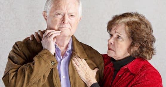 A verdadeira razão de por que casais acima dos 60 anos param de beijar na boca não é o que muitos imaginam