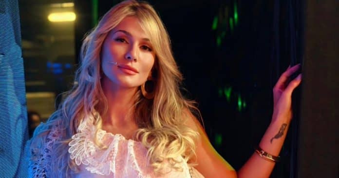 livia-andrade-alerta-sobre-diagnostico-terrivel-que-e-confundido-com-outros-problemas-a-pior-dor-do-mundo Lívia Andrade alerta sobre diagnóstico terrível que é confundido com outros problemas: “A pior dor do mundo”