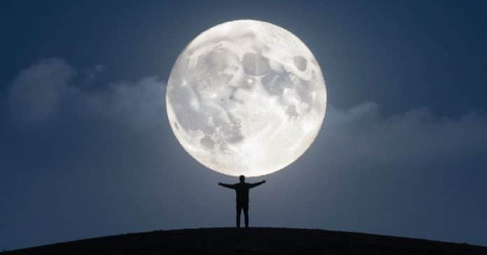 super-lua-nova-promete-grandes-mudancas-estes-signos-entram-em-uma-fase-de-virada-e-novos-comecos Super Lua Nova promete grandes mudanças para ESTES signos: uma fase de virada e novos começos