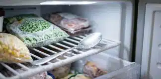 Truque doméstico da colher congelada que está conquistando a internet é mais útil do que se imagina Truque doméstico da colher congelada que está conquistando a internet é mais útil do que se imagina