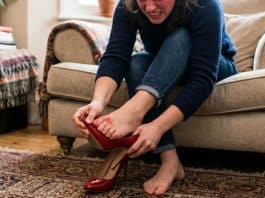 Sapato apertado? Conheça 5 truques simples para deixá-lo mais confortável sem gastar dinheiro