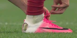 Motivo pelo qual jogadores estão cortando a parte de trás das chuteiras finalmente é explicado