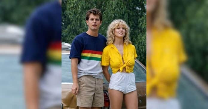 Esta foto parece inocente… mas esconde o retrato mais estranho dos anos 80