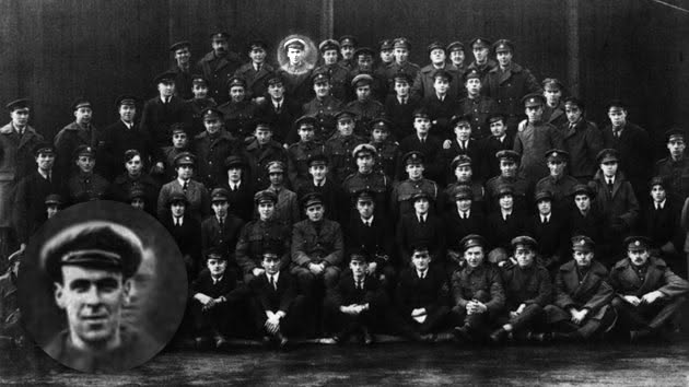 sabiaspalavras.com - Esta misteriosa foto de 1919 revela um detalhe arrepiante... e continua a ser debatida at&eacute; hoje