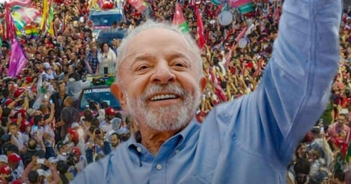 Lula foi “substituído”? A teoria de clone está explodindo na internet às vésperas da eleição