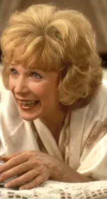 sabiaspalavras.com - Aos 92 anos, essa atriz da 'realeza de Hollywood' mudou de ideia ap&oacute;s um lifting facial... e sua transforma&ccedil;&atilde;o surpreende