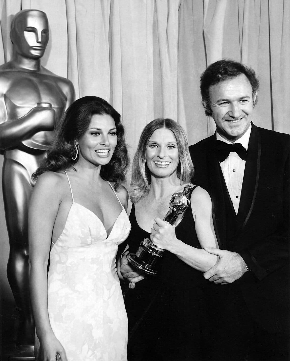 sabiaspalavras.com - Esta foto dos Oscars de 1972 n&atilde;o foi editada &mdash; e os detalhes revelam uma Hollywood que j&aacute; n&atilde;o existe