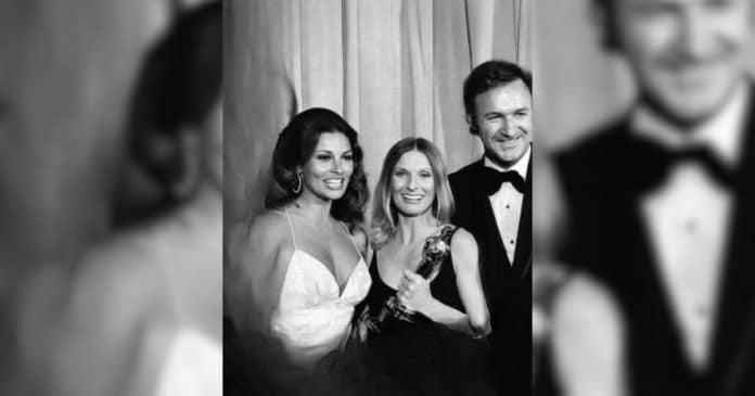 Esta foto dos Oscars de 1972 não foi editada — e os detalhes revelam uma Hollywood que já não existe